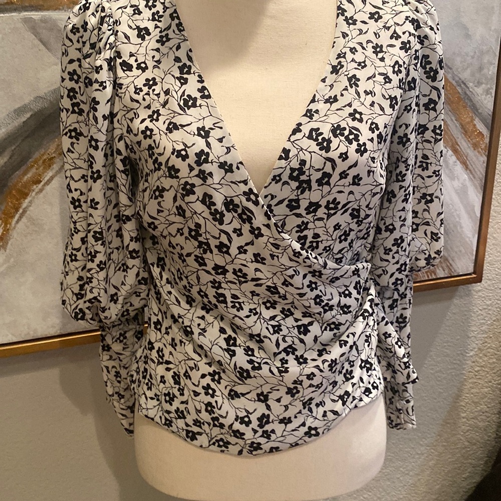 Top, 100% polyester, size small,